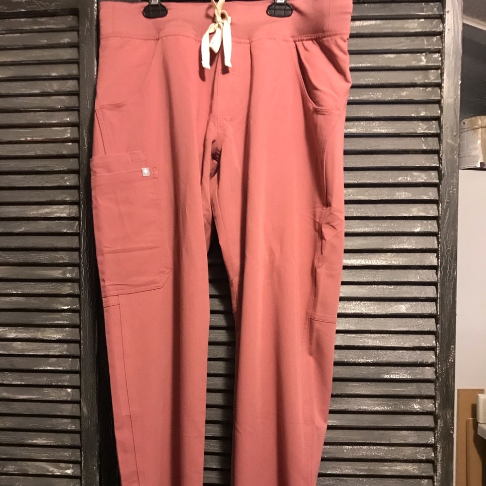 Figs pants size Medium Petite, Mauve